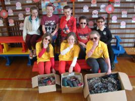 The Dunlop Rotakids and their 712 pairs of glasses collected for Vision Aid Overseas