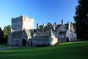 Visit to Drum Castle