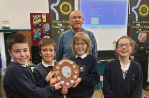 Lawrie Orr with the winning team from Newton Primary