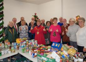 Rotary Helps Pack Hampers