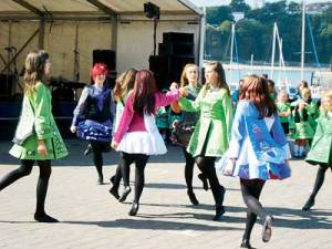 Seren Irish Dancers perform
