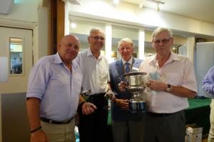 <font size='3'>Club President Colin Maclean presenting trophies to the winning teams<br><br>
More than £3,500 was raised by Reading businesses and organisations taking part in a charity golf day in aid of children with disabilities.</font>