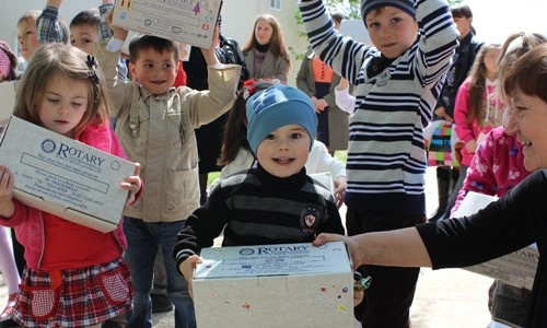 http://www.rotaryshoebox.org/wp-content/uploads/2015/04/Moldova2.jpg