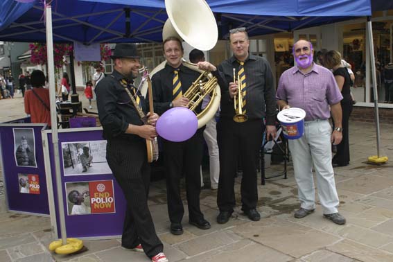 Going purple at Bicester Village Jazz Festival to End Polio Now 