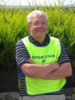 Rotarian Peter Thompson (hard at work)
