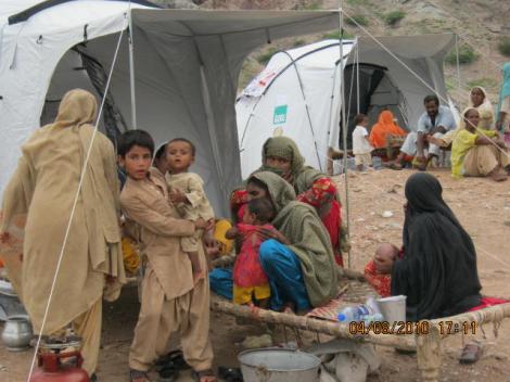 Shelterboxes in use in Pakistan
