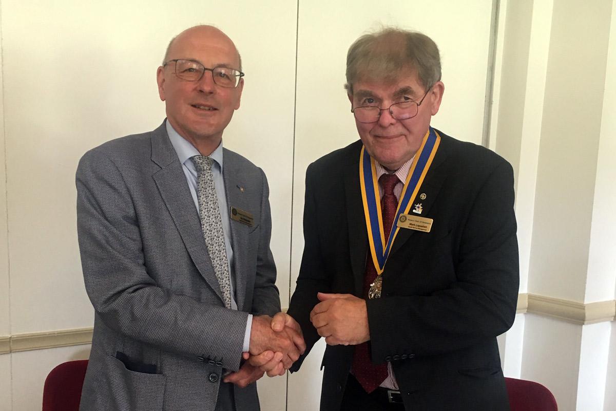 Outgoing President Ian Glenister hands over to our new President for 2019-20 Mark Liquorish