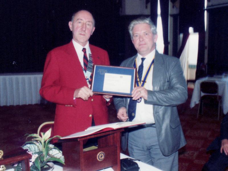 Southport Links Awarded a Significant Achievement Award - President Alan Kenyon receives the SAA 