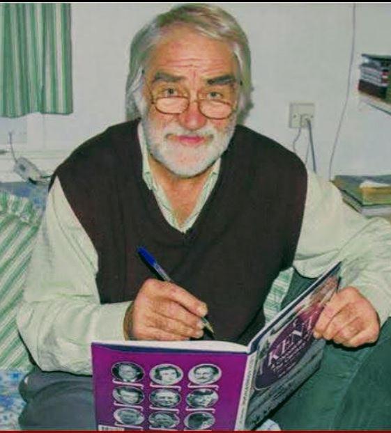 Author Bob Ogley