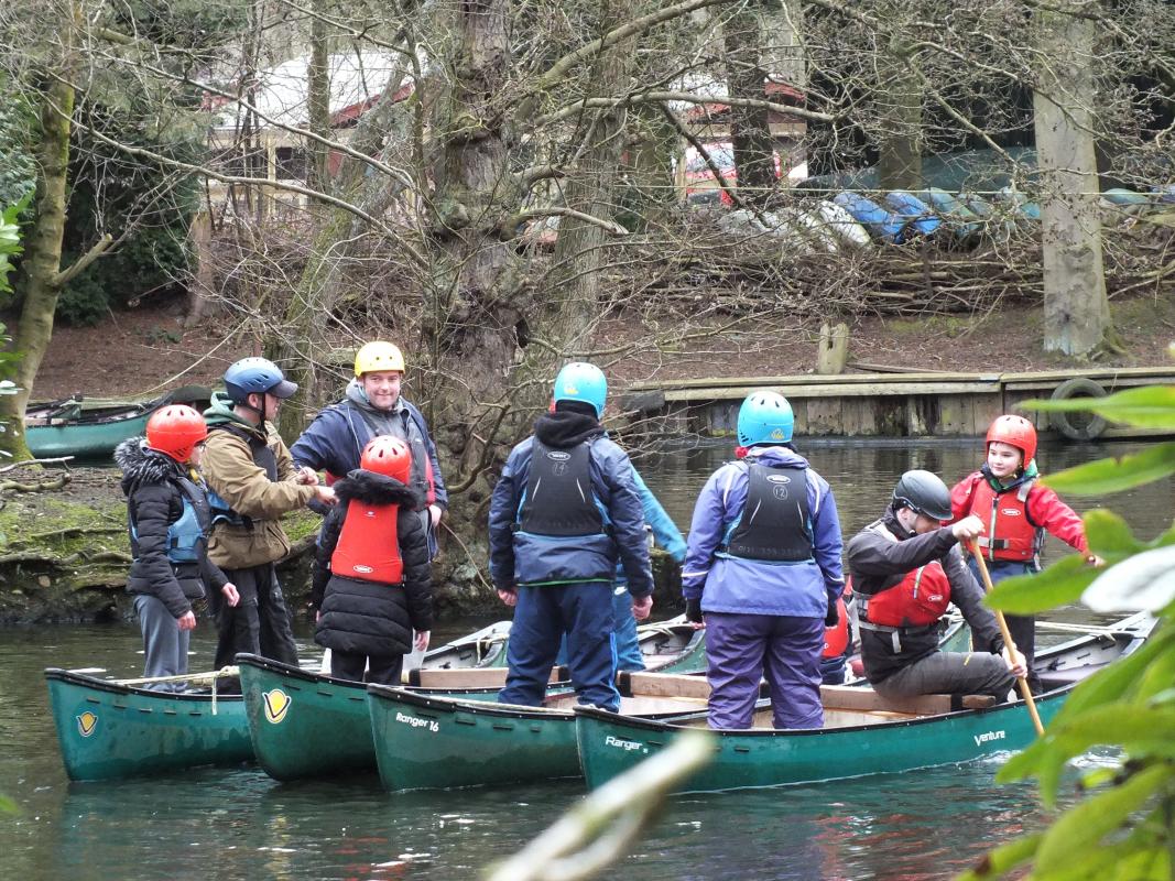 The Hoki Koki in canoes.