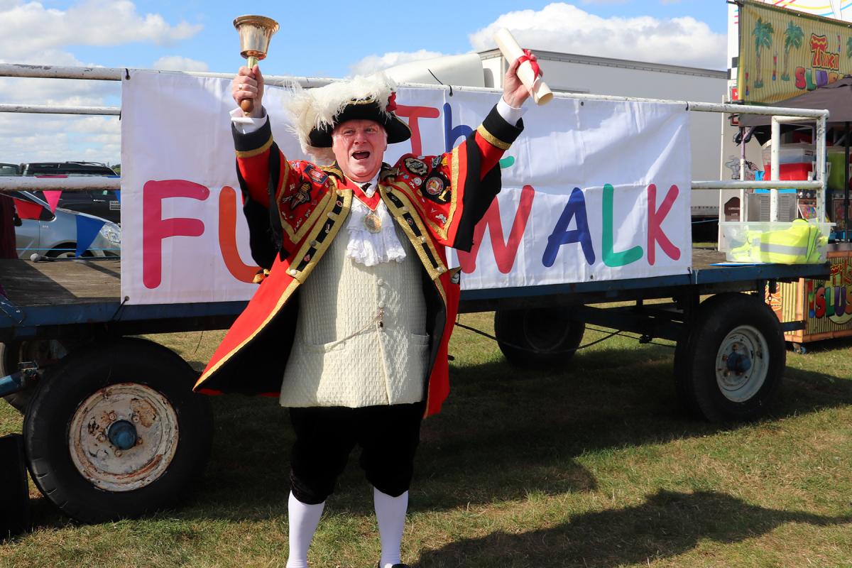 Town Crier in full throat