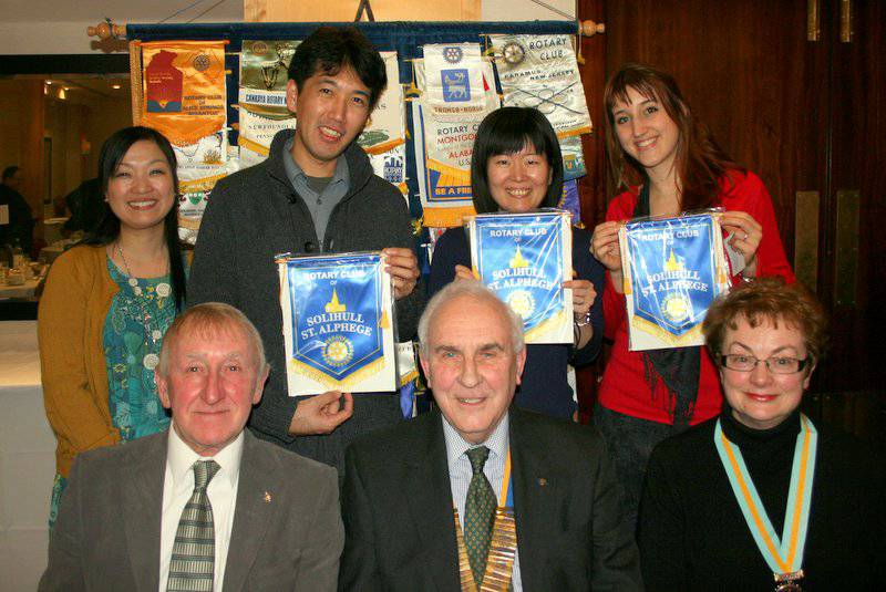 Scholars are:Toichiro and Mrs Sugiura, Kaoru Uehara from Japan and Anais Salson from Toulouse France.
 
Carolyn McLaughlin, Assistant District Governor in front row.