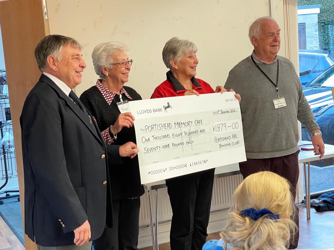 Memory Café cheque presentation