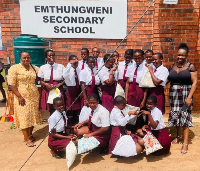 Ethungweni pupils with their welcome kits