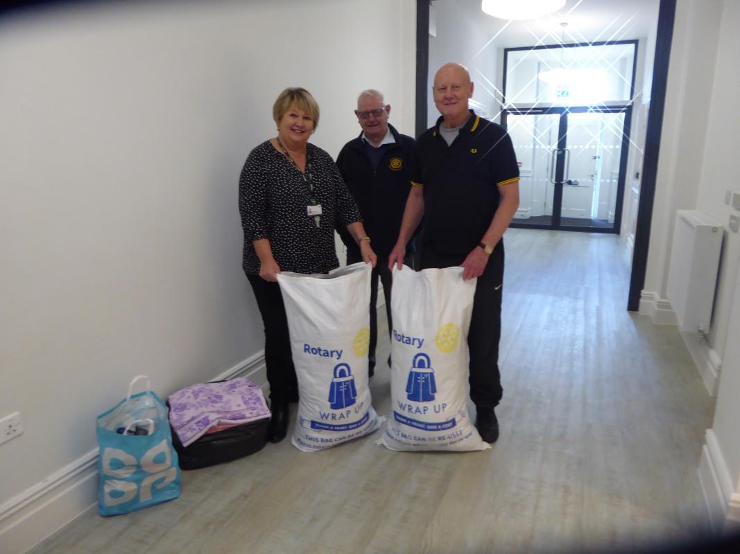 Donation of coats, bed linen and toiletries to the Foyer - 