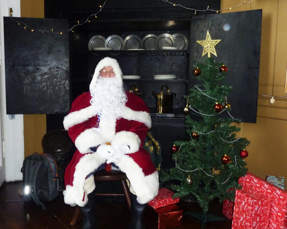 Santa at Hopetoun Christmas Fair