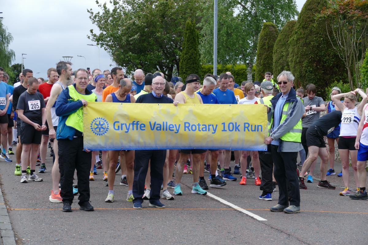 Gryffe Valley Rotary 10K run 2022 - Start of 2022 Race