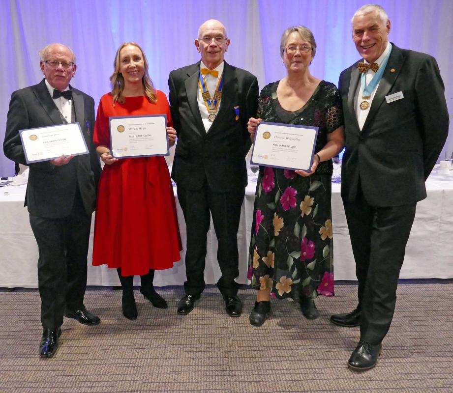 President David Kaye with Paul Harris Fellowship Awardees. Left to right, Jonathan Beer, Michelle Hayes, President David Kaye, Christine Willoughby and District 1040 Governor Malcolm Tagg.