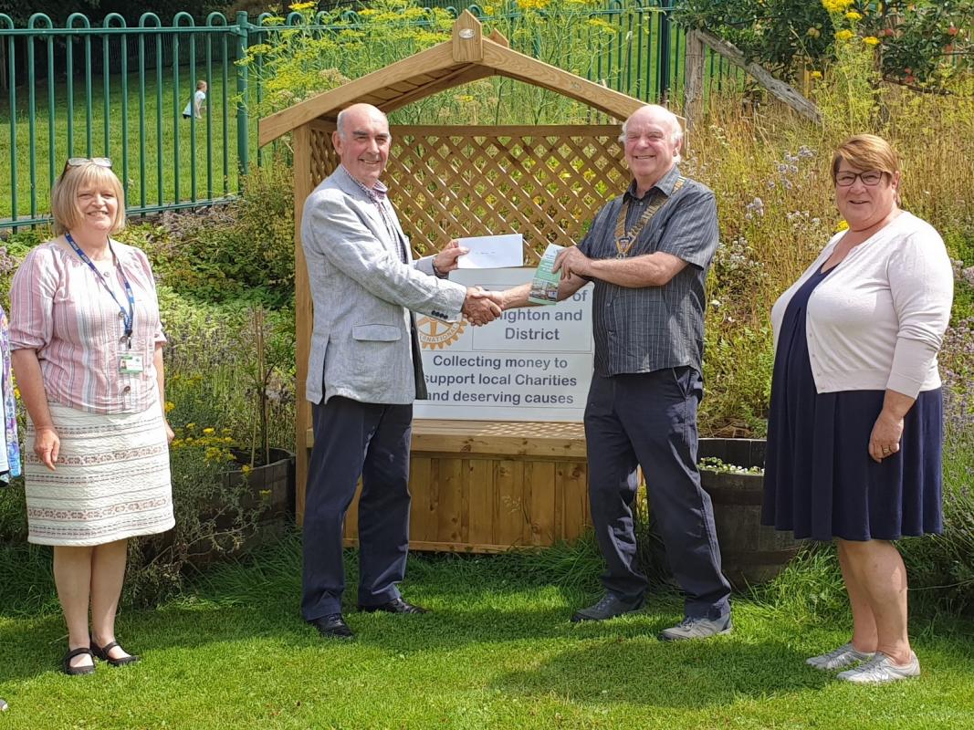 Bracken Trust outreach nurse Janice Vincett, Reg Cawthorne, Rotary President Kim Smith, outreach nurse Sylvia Wilkinson