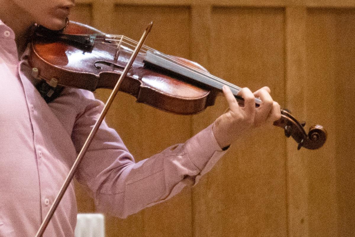 Yehudi Menuhin School Violinist visits Epsom Rotary Rotary Epsom