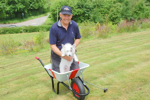 Colin wins at the Leominster Rotary Golf Competition. Well he actually won a 'World Cup' wheel barrow in the raffle!