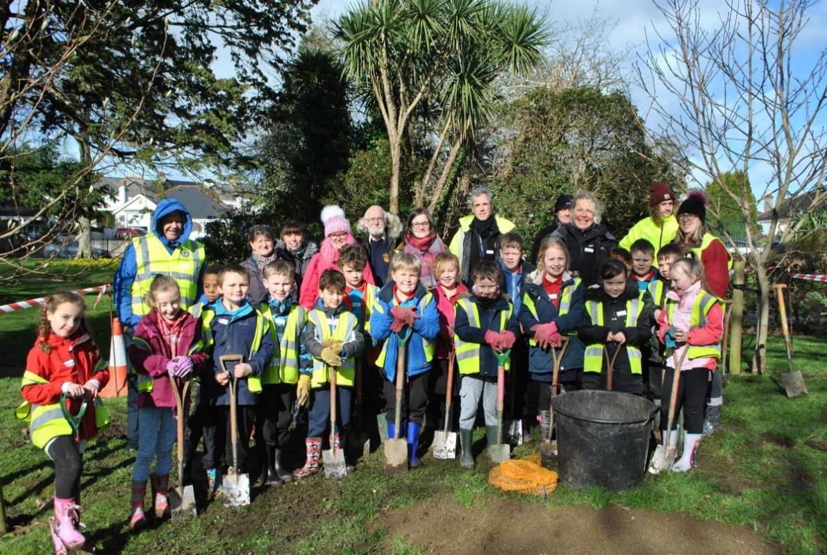 End Polio planting by Falmouth Primary pupils