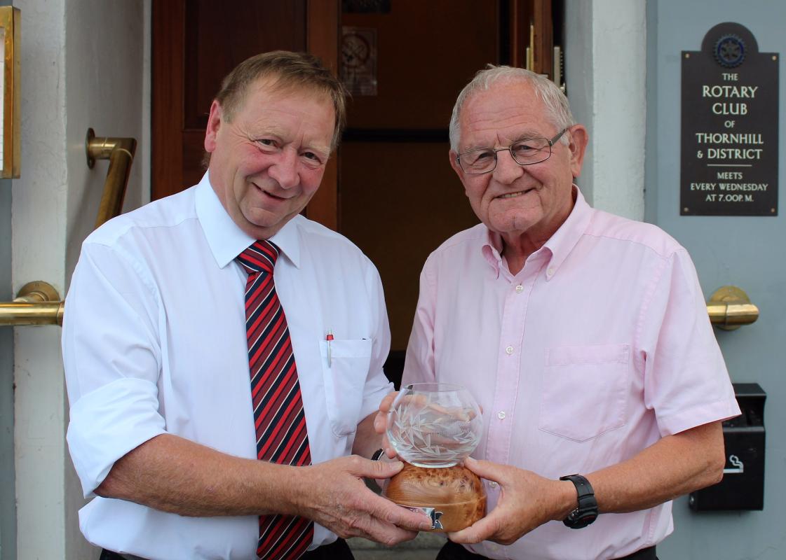 Picture shows Outgoing President Gordon Steele (L) and Rotarian Gordon Neilson (R)