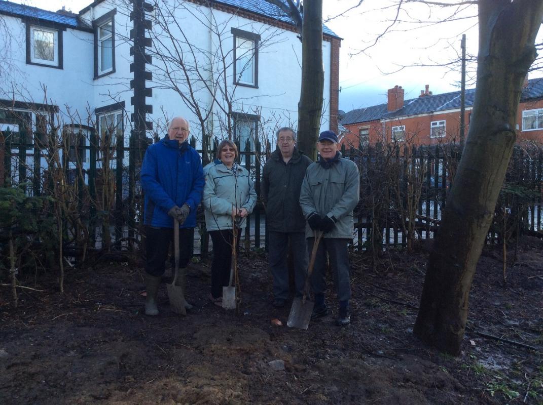 Left to right  Rtn Phil Hirst, Cllr and Rtn Eunice Smethurst, Norman Woosey a member of the cricket and bowling club and Rtn Terry Hogan