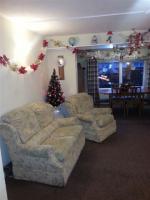 Xmas Decorating For Dementia Care At Pine Crescent