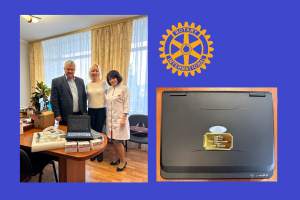 Hospital Director Dr Zadorozhni, Nina of Cherkasy Rotary Club and Rayisa an Ultrasound specialist receiving an ultrasound kit