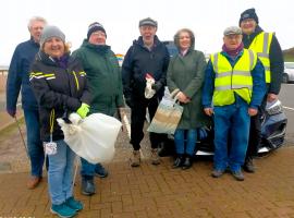 Beach Clean Rotary members