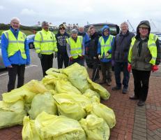 Rotary members Beach Clean 2020