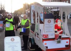 Xmas Float  Upminster 21-Dec-2012