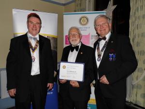 Rtn Iain Parker receives a Paul Harris Fellowship