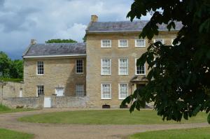 Walk around Great Linford Manor Park