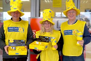 Collecting for Marie Curie Cancer Care - Great Daffodil Appeal