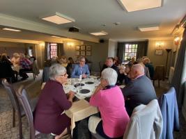 Rotarians and friends enjoying a pleasant Sunday lunch at Sysonby Knoll.