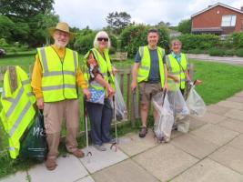 Litter picking in Hedgerley