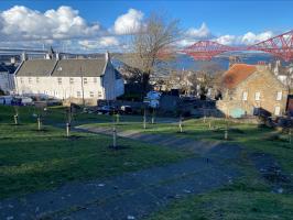 Rotary South Queensferry helps to plant Orchard