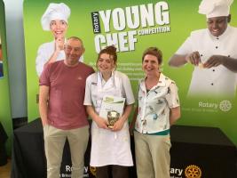 Eimhear with her parents after winning the national final