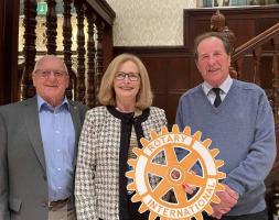 President Jyl Cunningham and Rotarian Tony Wood with our guest speaker John Riddell.