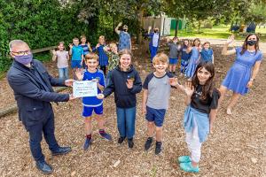 Quilters RotaKids receiving Dementia Friendly certificate