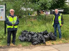 Litter Picking in Lake Meadows Park 2020