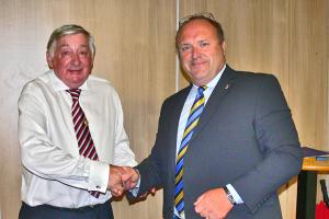 PP Lewis Strange receives his Paul Harris from PP Martin Robinson