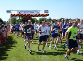 Races: cheque presentations