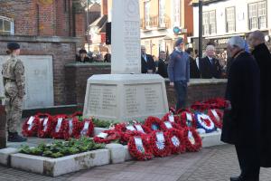 President Ben lays the Club's wreath