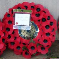 The Rotary Club of Southport Links' wreath of poppies