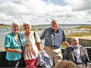 SAILAWAY TO GINS ON THE BEAULIEU RIVER.