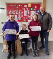 Rotarian Bob with participating students from Braehill Primary