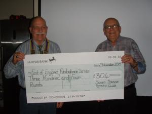 Stuart receives cheque for oximeter